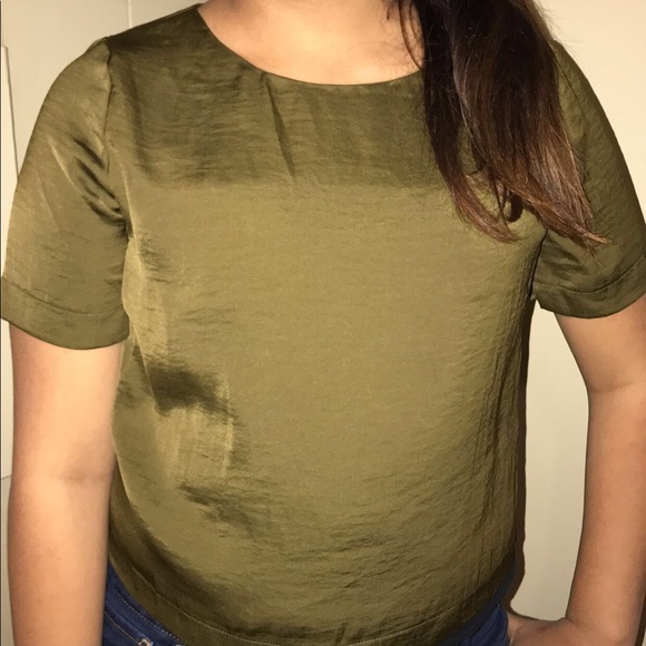 Cute Forever 21 top 💚 - Picture 1 of 4